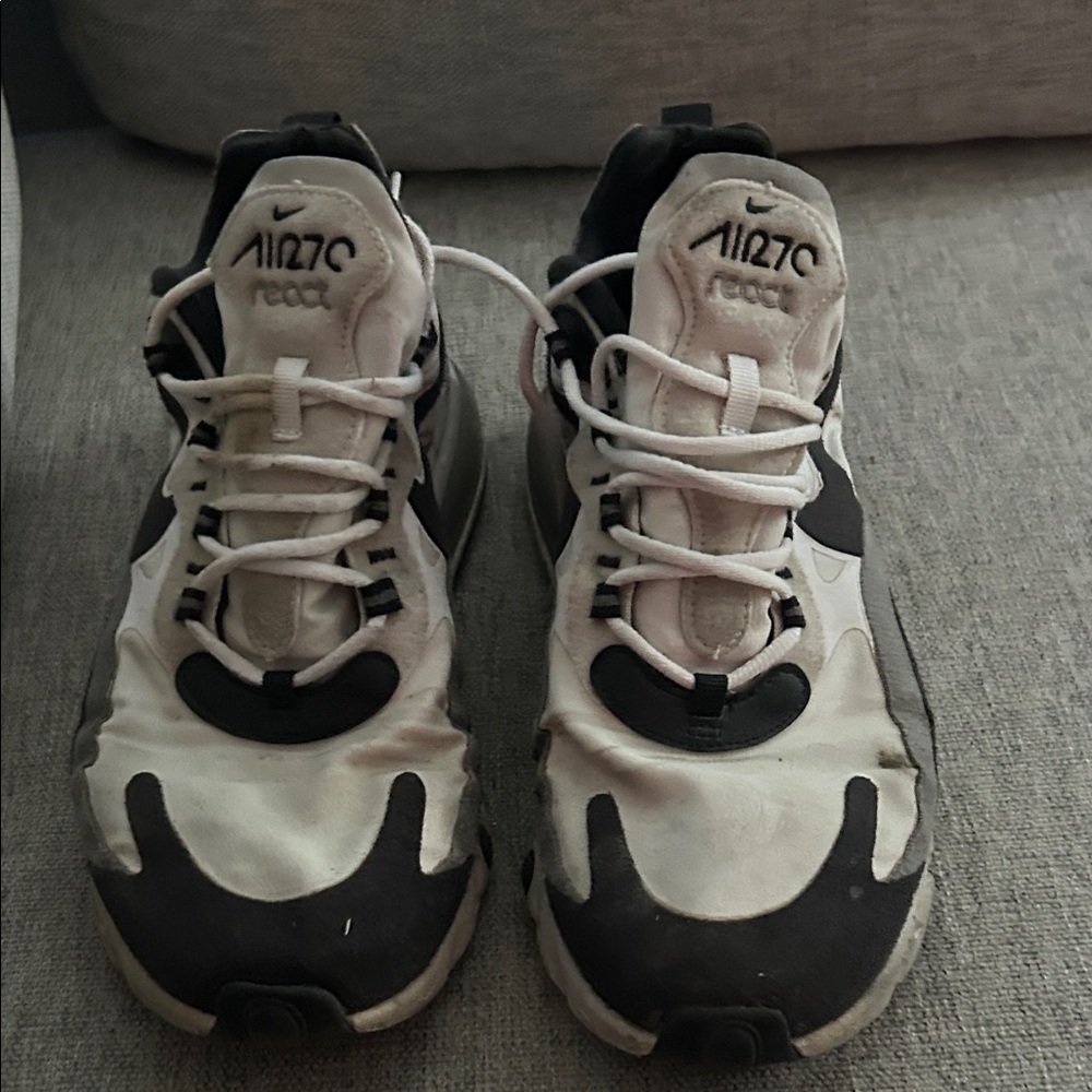 Nike Mens React Black and white Sneakers - Picture 7 of 7